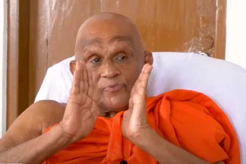 தாதியர்களின் சீருடை தொடர்பில் எழுந்துள்ள சர்ச்சை