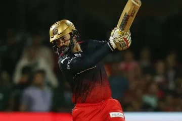 முதல் பந்திலேயே அவுட் ஆன தமிழக வீரர் தினேஷ் கார்த்திக்! கடுமையாக விளாசும் ரசிகர்கள்