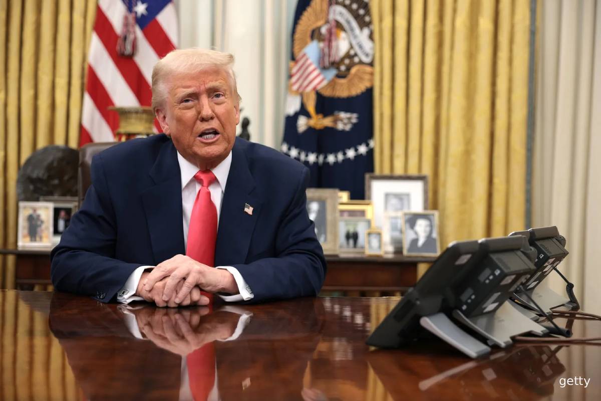 மில்லியன் வீரர்களுடன்... ஈரான் விடுத்த மிரட்டல்: மீண்டும் 10 நாள் அவகாசம் அறிவித்த ட்ரம்ப் | Tehran Threatens Trump Backs Off