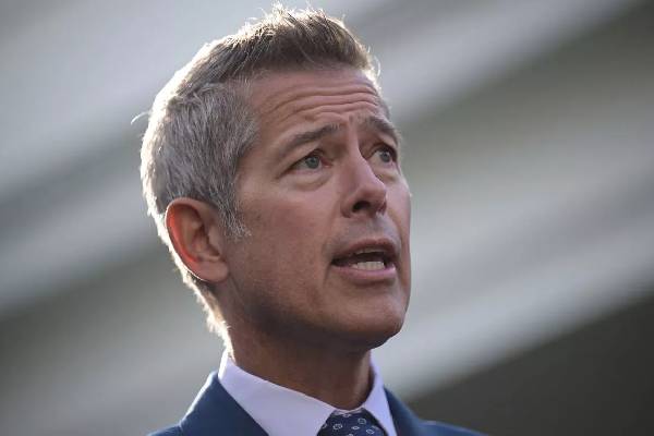 அமெரிக்காவின் விமானப் போக்குவரத்து இன்னும் சில தினங்களில் ஸ்தம்பிக்கும்... வெளிவரும் பின்னணி | Us Airspace To Close Within Days அமெரிக்காவின் விமானப் போக்குவரத்து இன்னும் சில தினங்களில் ஸ்தம்பிக்கும்... வெளிவரும் பின்னணி | Us Airspace To Close Within Days