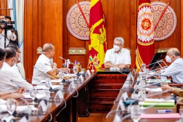 பங்காளிக் கட்சித் தலைவர்களுடன் அவசரக் கூட்டத்தை நடத்தும் ஜனாதிபதி