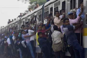 மேலும் மோசமடையும் நிலை!  இரத்துச் செய்யப்படும் தொடருந்து சேவைகள்