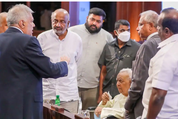 இனப்பிரச்சினை பேச்சுகளில் பொறுப்புடன் செயற்படவேண்டும் - தமிழர் பிரதிநிதிகளுக்கு விசேட அறிக்கை | Responsibly Ethnic Speech Special Report Tamil Mps