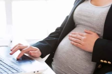 தாய்மாருக்கான விடுமுறை குறைப்பிற்கு எதிர்ப்பு