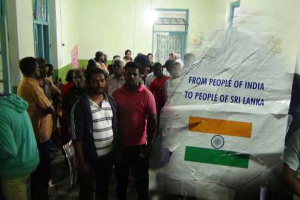 தமிழக நிவாரண பொருட்களை வாங்க மறுத்த மக்கள்! | People Who Refused To Buy Relief In Tamil Nadu