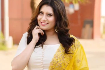 தொகுப்பாளினியாக கலக்கும் பிரியங்காவின் சொத்து மதிப்பு மட்டும் இத்தனை கோடியா?