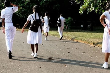 கிளிநொச்சி பிரபல பாடசாலையில் சிறுவர்களை சீரழிக்கும் நபர்; காப்பாற்ற நினைக்கும் தமிழ் அரசியவாதி!