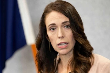 சுய-தனிமைப்படுத்தலில் பிரபல நாட்டின் பிரதமர்! என்ன நடந்தது? அரசாங்கம் வெளியிட்ட தகவல்