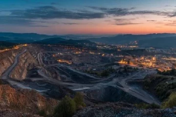 உலகின் மிகப்பெரிய தங்கச் சுரங்கம் கண்டுபிடிப்பு ; தோண்ட தோண்ட கிடைக்கும் தங்கம்