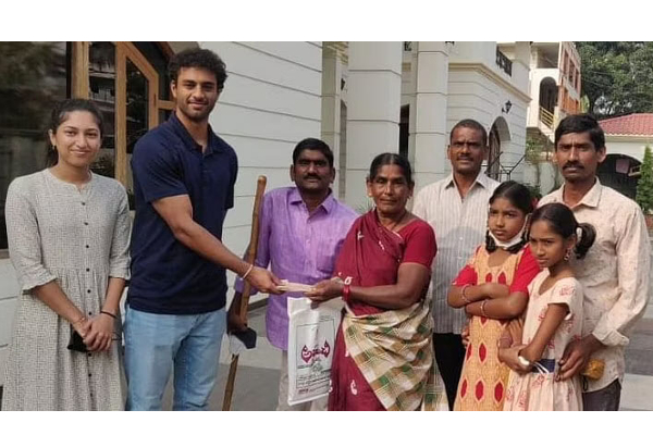 25 ரூபாய் கடனை அடைக்க அமெரிக்காவிலிருந்து வந்த இளைஞர்! சுவாரசியமான சம்பவம் | Nri Youth Repays 12 Years Peanut Debt At Andhra