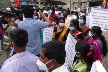 தோட்ட நிர்வாகம் மற்றும் கம்பனிகளுக்கு எதிராக லிந்துலையில் மக்கள் போராட்டம்!.. (படங்கள்)