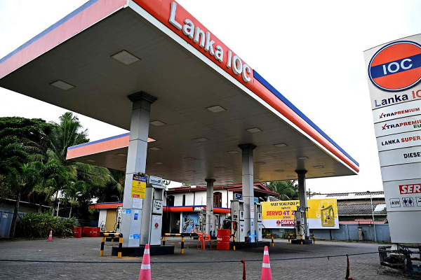 மேலும் பல எரிபொருள் நிலையங்களை திறக்க 'லங்கா ஐஓசி'க்கு அனுமதி - ஐபிசி தமிழ்