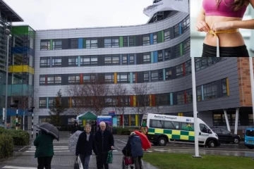 பிரித்தானியாவில் உடல் எடை குறைப்பு அறுவை சிகிச்சை செய்த பெண் உயிரிழப்பு: மருத்துவமனைக்கு எச்சரிக்கை விடுப்பு