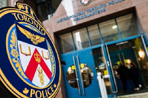 கனடாவில் கத்தி முனையில் வாகனம் கடத்திய சிறுமியர்? | Two Girls Arrested After Attempted Carjacking