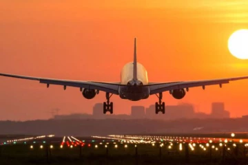 நாட்டை விட்டு தப்பி செல்ல முயலும் அரசியல்வாதிகள்!