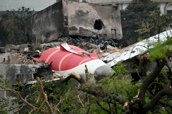 இந்தியாவை உலுக்கிய ஏர் இந்தியா விமான விபத்து! உயிர்பிழைத்தவரின் தற்போதைய நிலை | Air India Crash Sole Survivor Exclusive Interview இந்தியாவை உலுக்கிய ஏர் இந்தியா விமான விபத்து! உயிர்பிழைத்தவரின் தற்போதைய நிலை | Air India Crash Sole Survivor Exclusive Interview