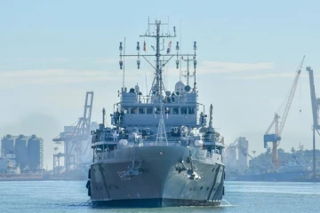 ඉන්දීය නාවික හමුදාවට අයත් යුද නෞකාවක් දිවයිනට , හේතුව මෙන්න