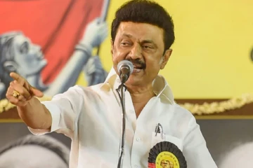 எந்த கொம்பனாலும் தொட முடியாது : அனல் பறக்க பேசிய முதலமைச்சர்