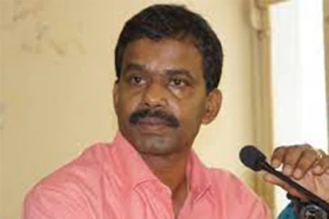 மக்களைச் சட்டத்தினாலும் நெருக்கடிக்குட்படுத்துவது நியாயமற்றது: சமத்துவக் கட்சி (Photos)