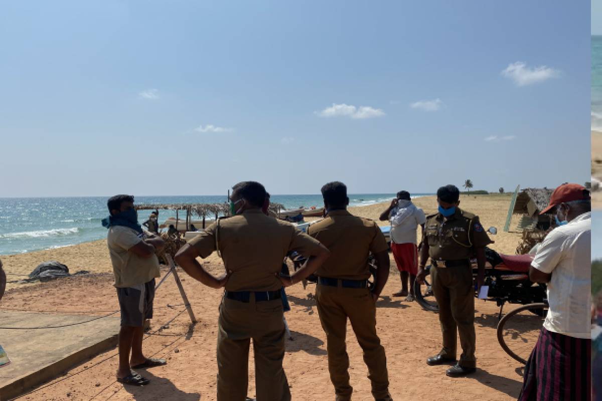 மட்டக்களப்பு கடற்கரையில் கரையொதுங்கிய ஆணின் சடலம் | Body Of Man Washed Ashore On Batticaloa Beach மட்டக்களப்பு கடற்கரையில் கரையொதுங்கிய ஆணின் சடலம் | Body Of Man Washed Ashore On Batticaloa Beach