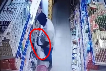 ஒரே கடையில் ஒரே நாளில் நான்கு முறை திருட்டு - சிசிடிவியில் சிக்கிய மர்ம நபர்