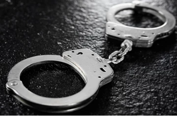 கனடாவில் மாணவர்களை துஷ்பிரயோகம் செய்த ஆசிரியை கைது