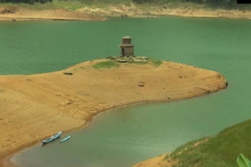 காசல்ரி நீர்த்தேக்கத்தில் நீர் தாழிறக்கம்: மின்சார உற்பத்தியில் பாதிப்பு