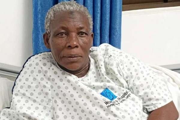 இரட்டைக் குழந்தைகளை பிரசவித்த 70 வயதுப் பெண்! | 70 Year Old Woman Who Gave Birth To Twins