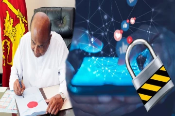 நிகழ்நிலை காப்புச் சட்டத்தில் கையெழுத்திட்டார் சபாநாயகர்