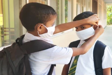 மாணவர்களிடம் புதிய டெல்டா திரிபு பரவும் அபாயம் - சன்ன ஜயசுமன