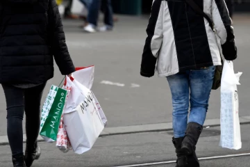 ஞாயிற்றுக்கிழமைகளில் கடைதிறப்பு... சுவிஸ் அரசின் முடிவுக்கு ஆதரவும் எதிர்ப்பும்