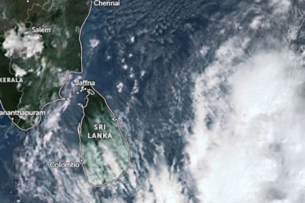 காற்றழுத்தத் தாழ்வு மண்டல நகர்வில் ஏற்பட்டுள்ள மாற்றம்: வெளிவந்துள்ள புதிய தகவல் | Deep Depression Southwest Bay Of Bengal Located