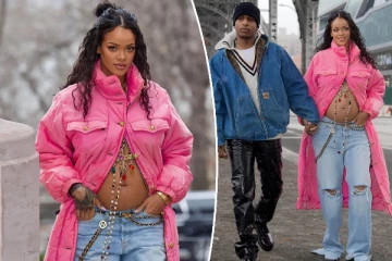 பாத்ரூமில் இருந்து கர்ப்பிணி ரிஹானா வெளியிட்ட புகைப்படம்! ஆனால் நெட்டிசன்கள் பார்த்தது என்ன தெரியுமா?