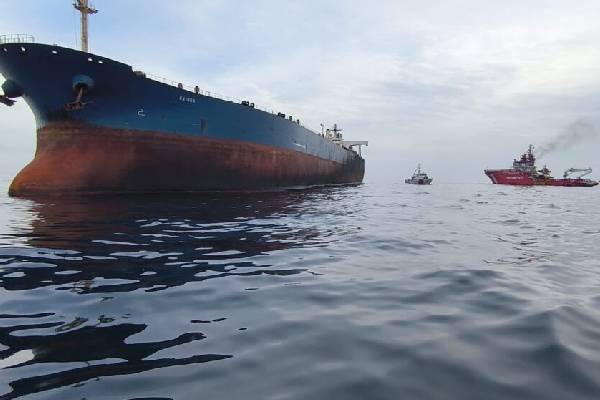 ரஷ்ய எண்ணெய் கப்பல்கள் மீது தாக்குதல்... உக்ரைனை மறைமுகமாக எச்சரித்த துருக்கி ஜனாதிபதி | Black Sea Attacks Unacceptable ரஷ்ய எண்ணெய் கப்பல்கள் மீது தாக்குதல்... உக்ரைனை மறைமுகமாக எச்சரித்த துருக்கி ஜனாதிபதி | Black Sea Attacks Unacceptable