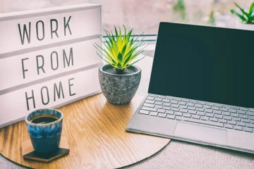 வீட்டிலிருந்து பணி செய்யும் ஊழியர்களுக்கு க்ஷாக் கொடுத்த பிரபல நிறுவனம்!