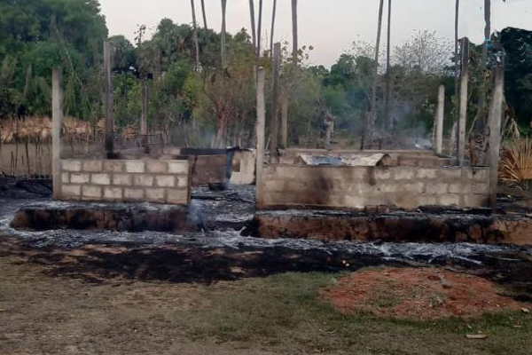 யாழில் தீயில் முற்றிலும் எரிந்து சாம்பலாகிய வீடு! | House Completely Burnt Ashes In Fire Jaffna