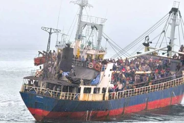 இந்தியாவில் இருந்து கடல் வழியாக வந்த பெண் மற்றும் இரண்டு பிள்ளைகள்