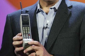 முதல் முதலாக பயன்படுத்திய செல்போன் - ஒரு நிமிடம் பேச எவ்வளவு கட்டணம் தெரியுமா?