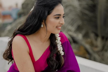 அழகிய சேலை,மல்லிப்பூவுடன் ஸ்ருஷ்டி மொட்டைமாடி போட்டோஷூட்! அழகிய ஸ்டில்கள்