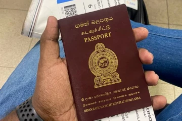 பல கடவுச்சீட்டுக்களை தன் வசம் வைத்திருந்த சந்தேக நபர் கல்முனையில் கைது