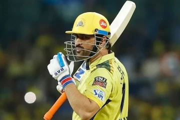 தோற்ற மேட்ச் கொண்டாடும் தோனி ரசிகர்கள், இதெல்லாம் அசிங்கம் தெரியுமா