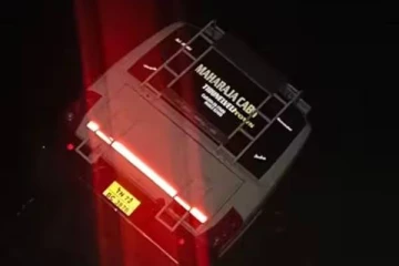 மூணாறில் வேன் கவிழ்ந்து விபத்து- 4 பேர் பலி