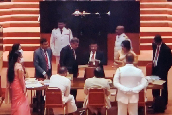 இலங்கை அதிபர் தேர்தல்; 4 ஓட்டுக்கள் செல்லாதவை என அறிவிப்பு - தமிழ்நாடு