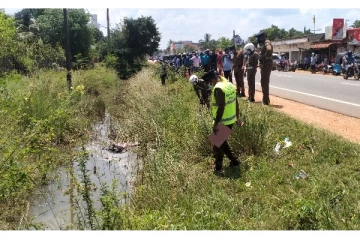கிளிநொச்சியில் அடையாளம் காணப்படாத ஆணொருவரின் சடலம் மீட்பு(Video)