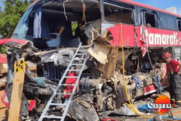 ට්‍රක් රථයක් හා බස් රථයක් මුහුණට මුහුණ ගැටේ - 11ක් ජීවිතක්ෂයට