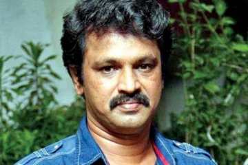 பேருந்து ஓட்டுநரிடம் வாக்குவாதத்தில் ஈடுபட்ட இயக்குநர் சேரன்.. இதுதான் காரணமா?