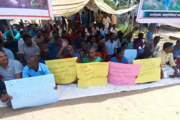 சுழற்சி முறையில் போராட்டம் ஆரம்பம்: மட்டக்களப்பு மாவட்ட செயலகம் முற்றுகையிடப்படுமென எச்சரிக்கை (Video)