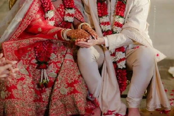 பந்தியில் லேட்டா வந்த ரொட்டி.. கடுப்பான மாப்பிள்ளை மணமகளுக்கு தந்த மறக்க முடியாத பரிசு!