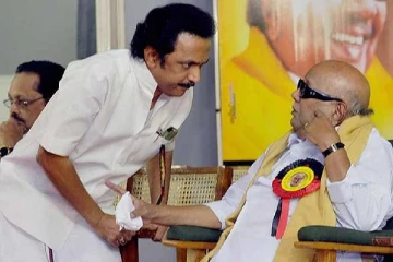 கட்சியையும் ஆட்சியையும் என் தோளில் சுமந்து கொண்டிருக்கிறேன்  : முதலமைச்சர் ஸ்டாலின் உருக்கம்