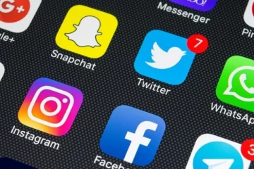 பாகிஸ்தானில் சமூக வலைதளங்கள் அனைத்தும் முடக்கம்!